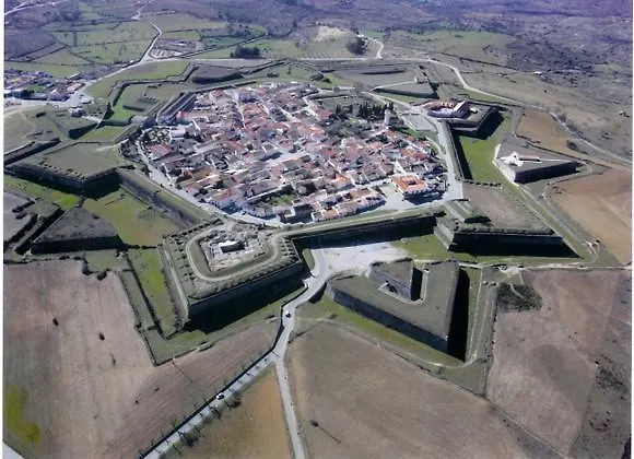 A Muralha Penzion Almeida